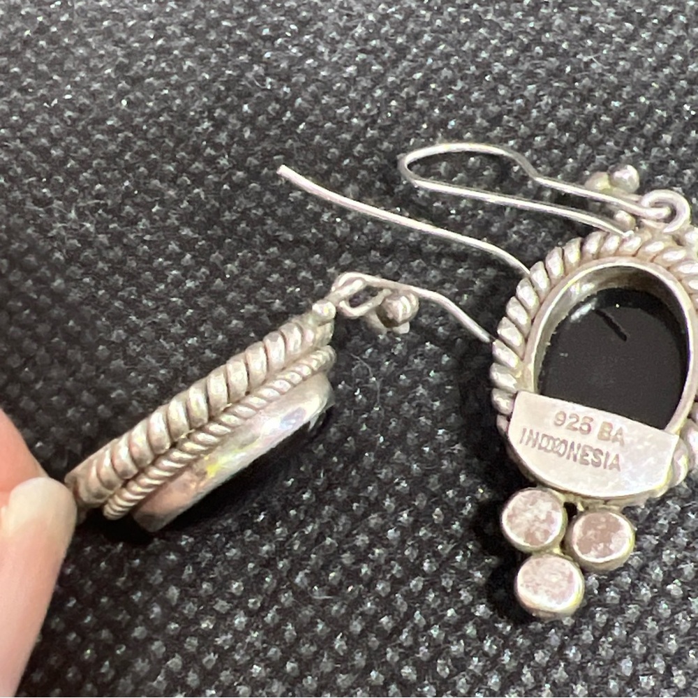 Suarti Onyx and 925 Sterling Silver Dangle Earrings made in Bali - Picture 3 of 5